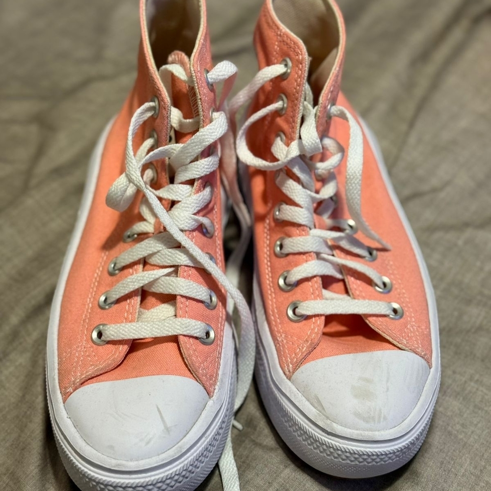 Converse Coral High-Top Sneakers Size 7